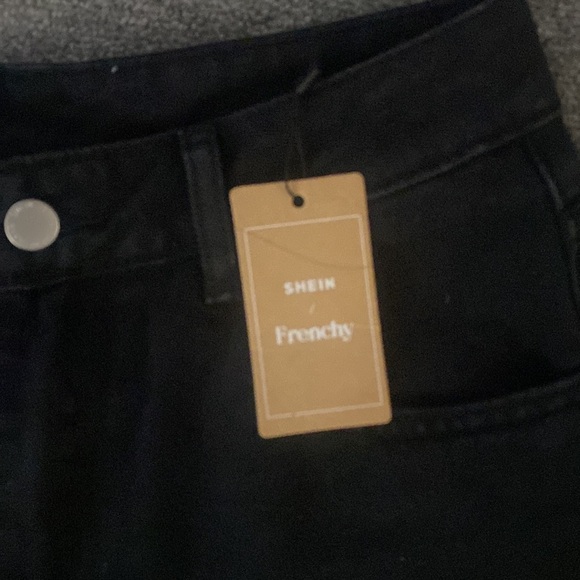New Shein frenchy black distressed jeans - Picture 3 of 5